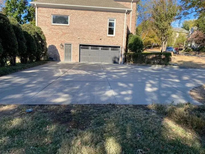 Concrete Driveways project by Pumas Concrete